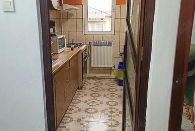 Apartament cu 4 camere decomandat în 9 Mai - 3