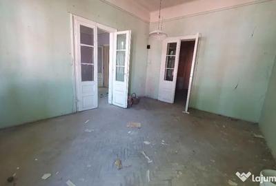 Apartament cu 5 camere semidecomandat în Central - 9