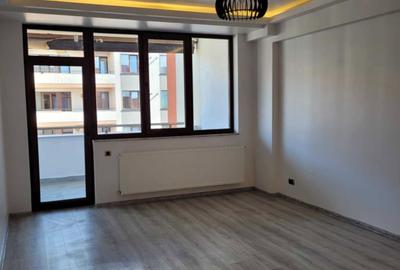 Apartament cu 3 camere decomandat în Tractorul - 1