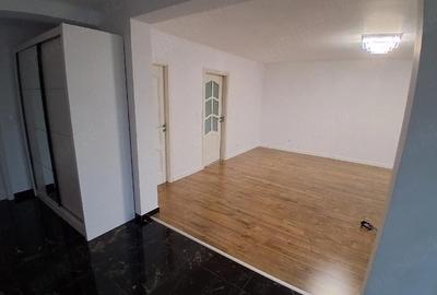 Casă cu Teren 640 Mp în Central - 5