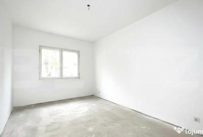Apartament cu 4 camere decomandat în Decebal - 2