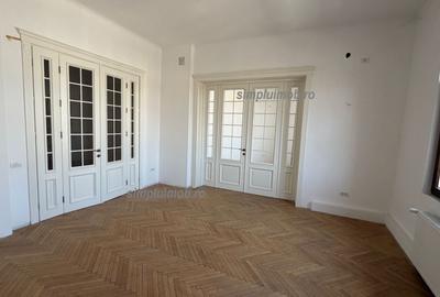 Apartament cu 4 camere decomandat în P-ța Unirii - 1