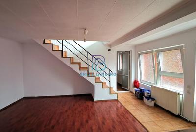 Soseaua  Chitilei, Crusovat, casa P+Pod, sup. 238mp, 9 camere - 3 apartamente - 8