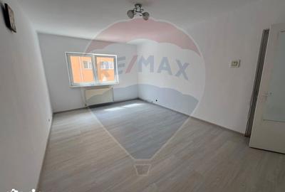 Apartament cu 2 camere decomandat în Central - 1