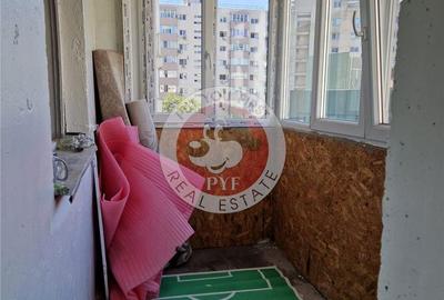 Apartament cu 3 camere decomandat în Vitan