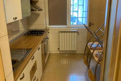 Apartament cu 3 camere semidecomandat în Văcăresti - 4