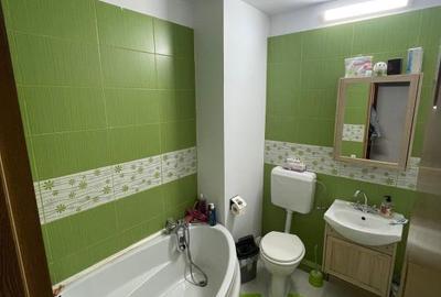 Apartament cu 3 camere semidecomandat în Rahova - 1