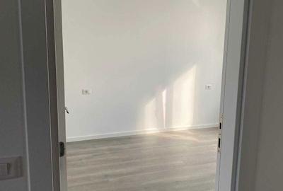 Casă cu 4 camere cu Teren 70 Mp în Central - 1