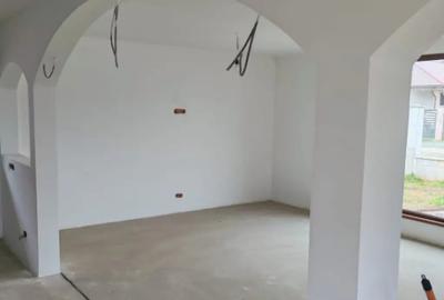 Casă cu 3 camere cu Teren 5000 Mp în Tăuții-Măgherăuș - 1