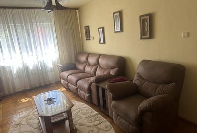Apartament cu 2 camere decomandat în Petros - 2