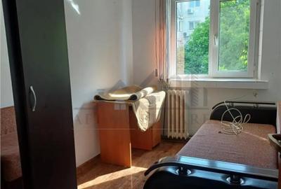 Apartament cu 3 camere decomandat în Nicolina - 2