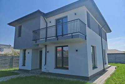 Casă cu 4 camere cu Canalizare în Mogoșoaia - 1