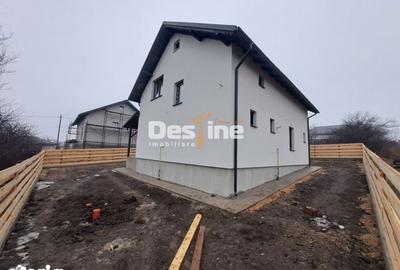 Casă cu 5 camere cu Teren 372 Mp în Miroslava - 1