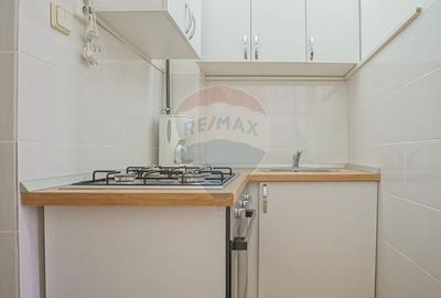 Garsonieră decomandată în ISR - 7