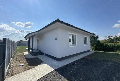 Individuala Parter Sanmihaiu Roman,Vatra Veche,4 Camere,2 Bai,Teren Generos