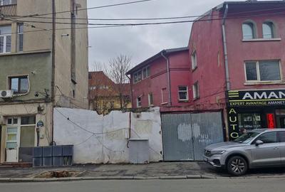 Casă cu 4 camere cu Teren 290 Mp în Central - 1