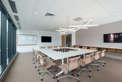 Birouri ce pot fi personalizate pentru 10 persoane în Spaces Campus 6 - 1