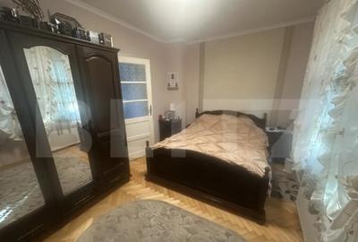 Casă cu 5 camere cu Teren 260 Mp în 14 Mai - 15
