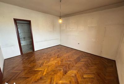 Apartament cu 3 camere în Calea Victoriei
