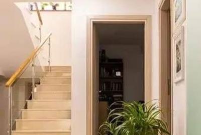 Casă cu 5 camere cu Canalizare în Central - 9