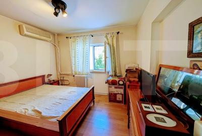 Apartament de vanzare, cu 3 camere, 65 mp, decomandat, Piata Victoriei - 12