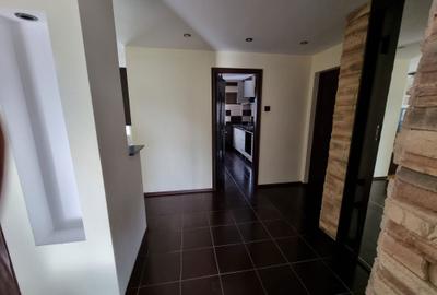 Apartament cu 3 camere decomandat în Central - 2