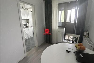 Apartament cu 2 camere decomandat, mobilat în Far - 3