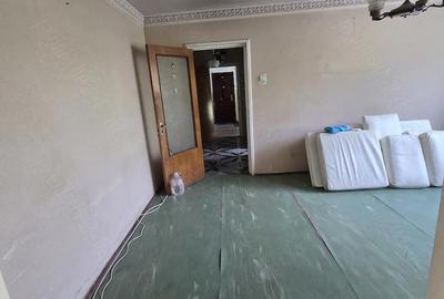 Apartament cu 3 camere semidecomandat în 1 Decembrie 1918 - 1