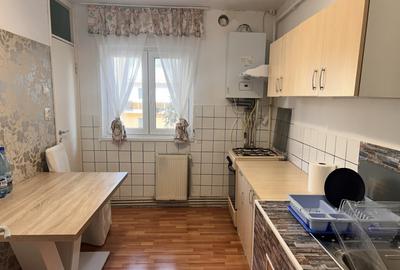 Apartament cu 2 camere decomandat, mobilat în Ștrand
