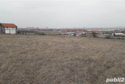 Teren de 3000 mp, în Central