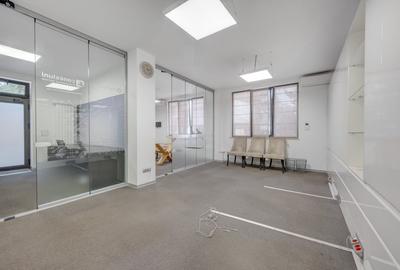 Apartament cu 3 camere semidecomandat, mobilat în Titulescu