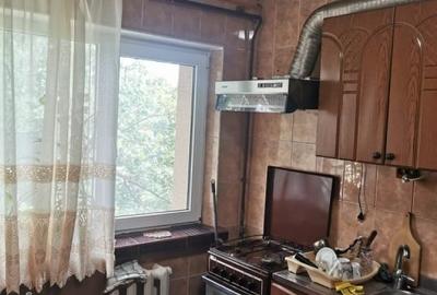 Apartament 3 camere Str. Aleea Florilor - 11