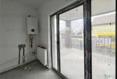 Casă cu 8 camere cu Canalizare în Lumina - 15