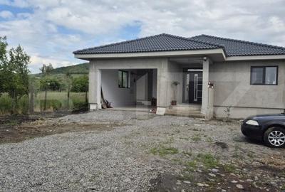 Casa noua cu 4 camere de vanzare in Ernei, 14 ari teren! - 5