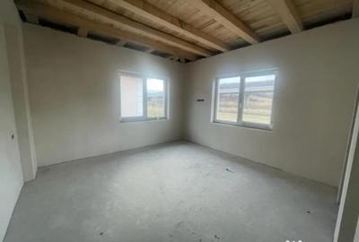 Casă cu 4 camere cu Teren 400 Mp în Central - 3