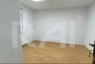Vad comercial Piata Garii - casa 3 camere + curte - 3