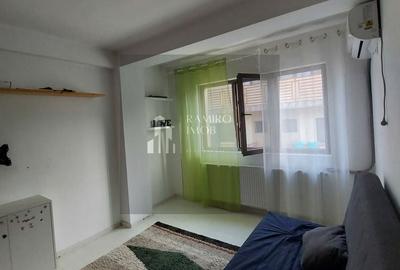 Apartament cu 2 camere decomandat, mobilat în Central