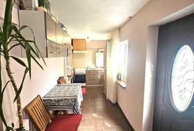 2 case la pret de una in Giulesti - lacul Morii/capatul tramvaiului 11 - 16