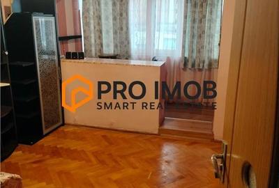 Apartament cu 2 camere semidecomandat, mobilat în Micro 5
