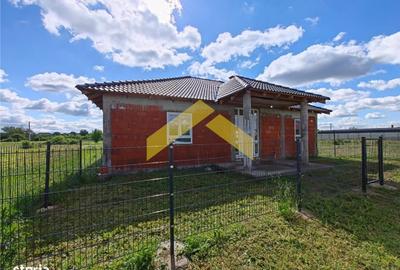Casă cu 4 camere în Central - 2
