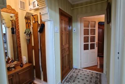 Apartament cu 3 camere semidecomandat, mobilat în Țiglina 2 - 4