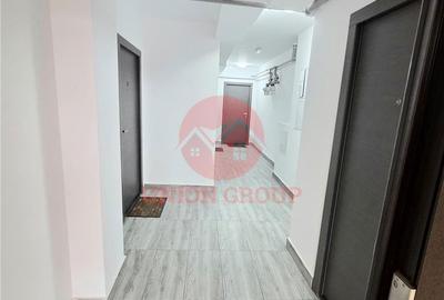 Apartament cu 3 camere decomandat în Palazu Mare - 2