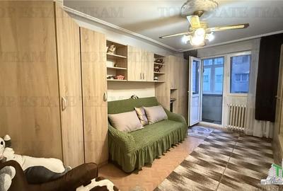 Apartament 2 camere decomandat zona metrou Costin Georgian