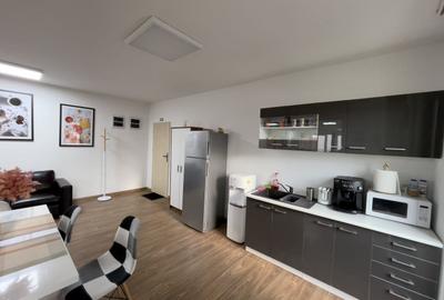 Birou, de 95 mp, în Central - 5