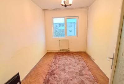Apartament cu 3 camere - etaj 3-intermediar-Piata Doina-Sagului - 3