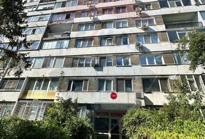Vanzare Apartament  2 camere in zona Drumul Taberei - 1