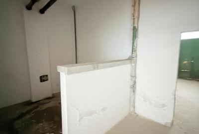 Spațiu comercial, de 120 mp, în Central - 3