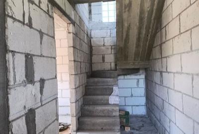 Casă cu 4 camere în Pui - 4