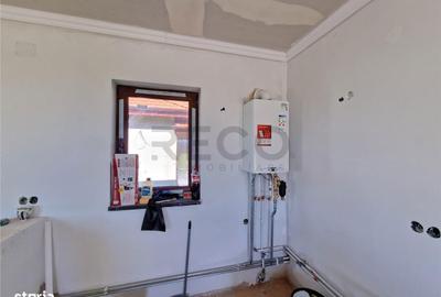 Casă cu 3 camere cu Teren 350 Mp în Borș - 1