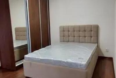 Apartament cu 2 camere decomandat în Florilor